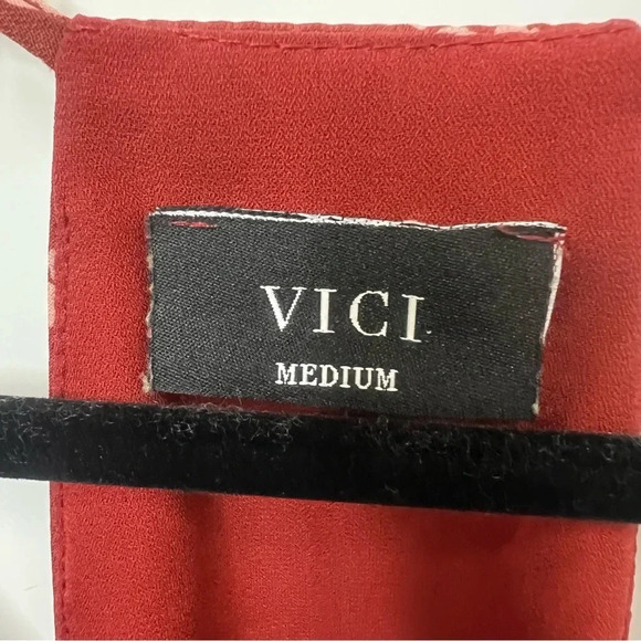 Vici racer back loose fit patterned tank with adjustable spaghetti straps size M - Picture 3 of 6